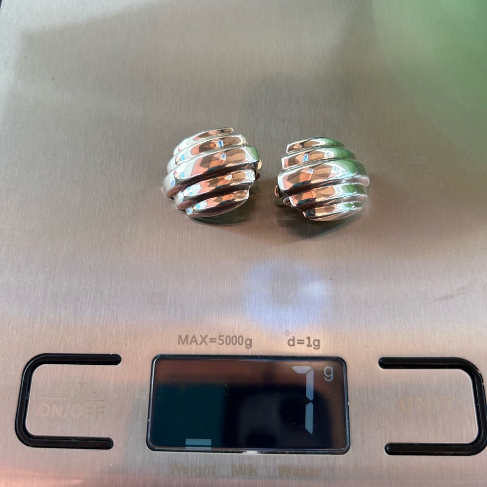 Vintage Sterling shell clip back earrings - Picture 8 of 9